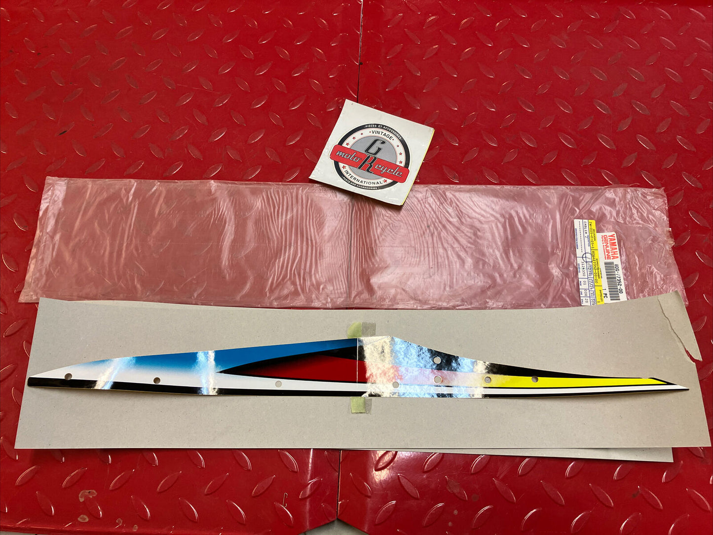 NOS Yamaha VX500 VX600 VX700 1999 DECAL EMBLEM 2 8DG-77352-00-00 Y36