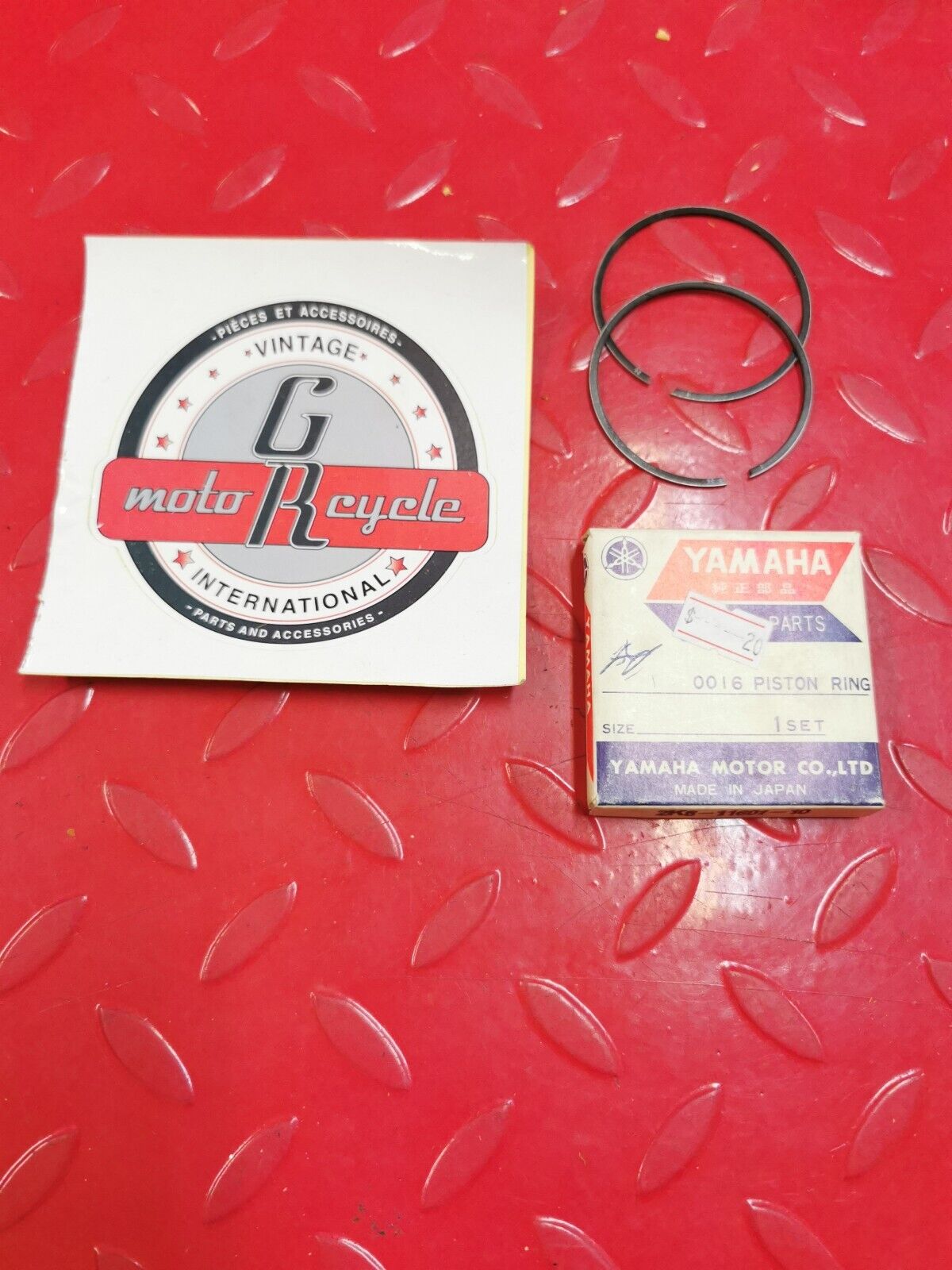 NOS YAMAHA PISTON RING SET 1ST 2K6-11601-20-00 Y33