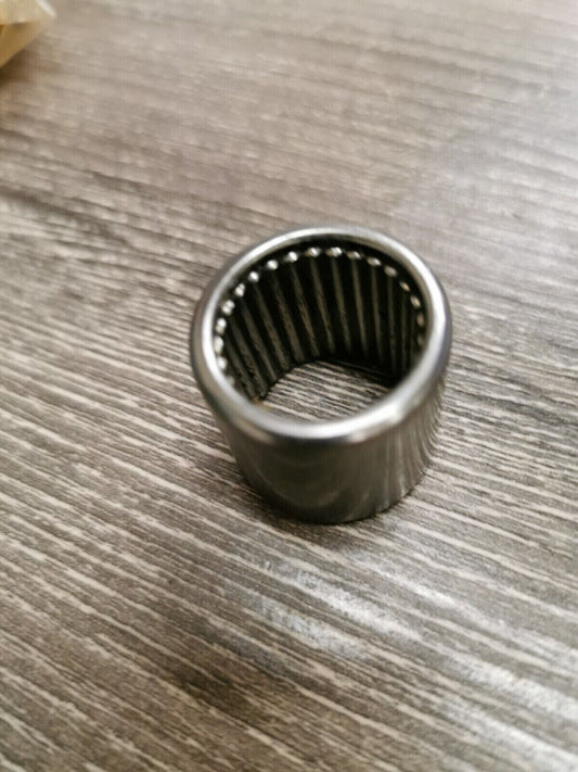 NOS YAMAHA  Cylindrical Bearing 93317-32034   Y56