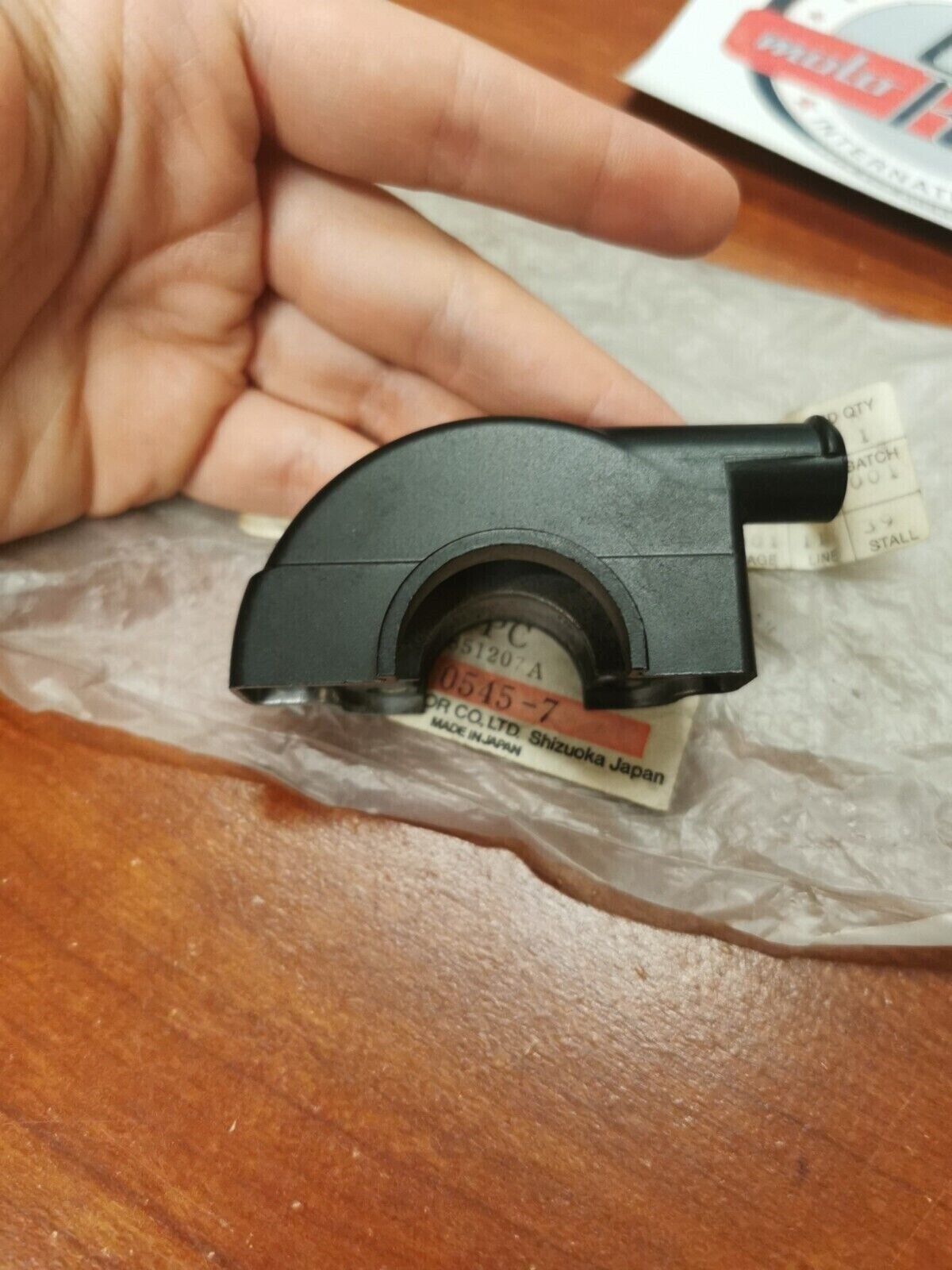 NOS Yamaha YZ100 YZ125 RT2 MX125 MX175 MX360 GRIP UPPER CAP 322-26281-00-98 Y87