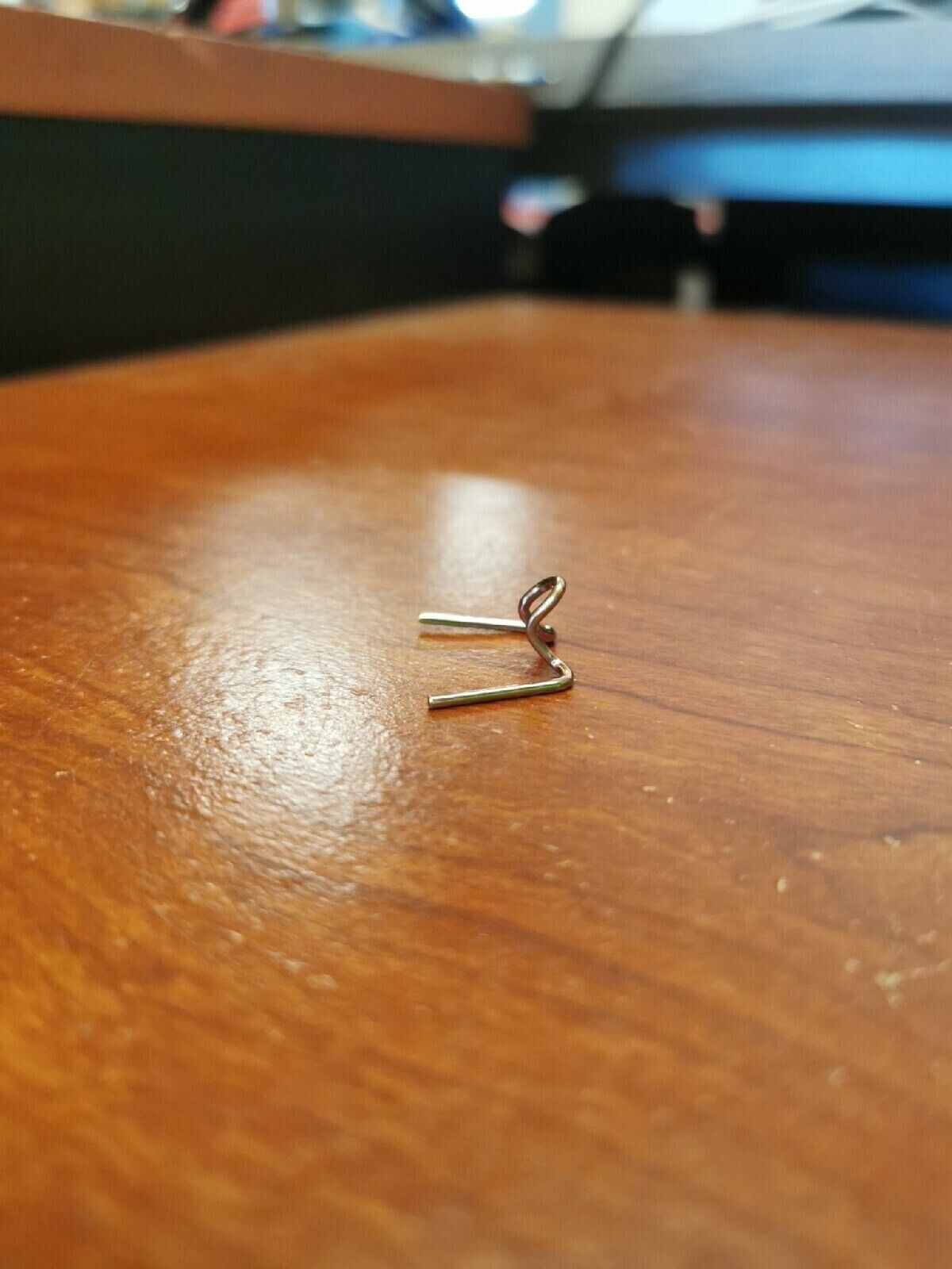 NOS Yamaha REFLECTOR SPRING 1W2-84324-60-00 Y70