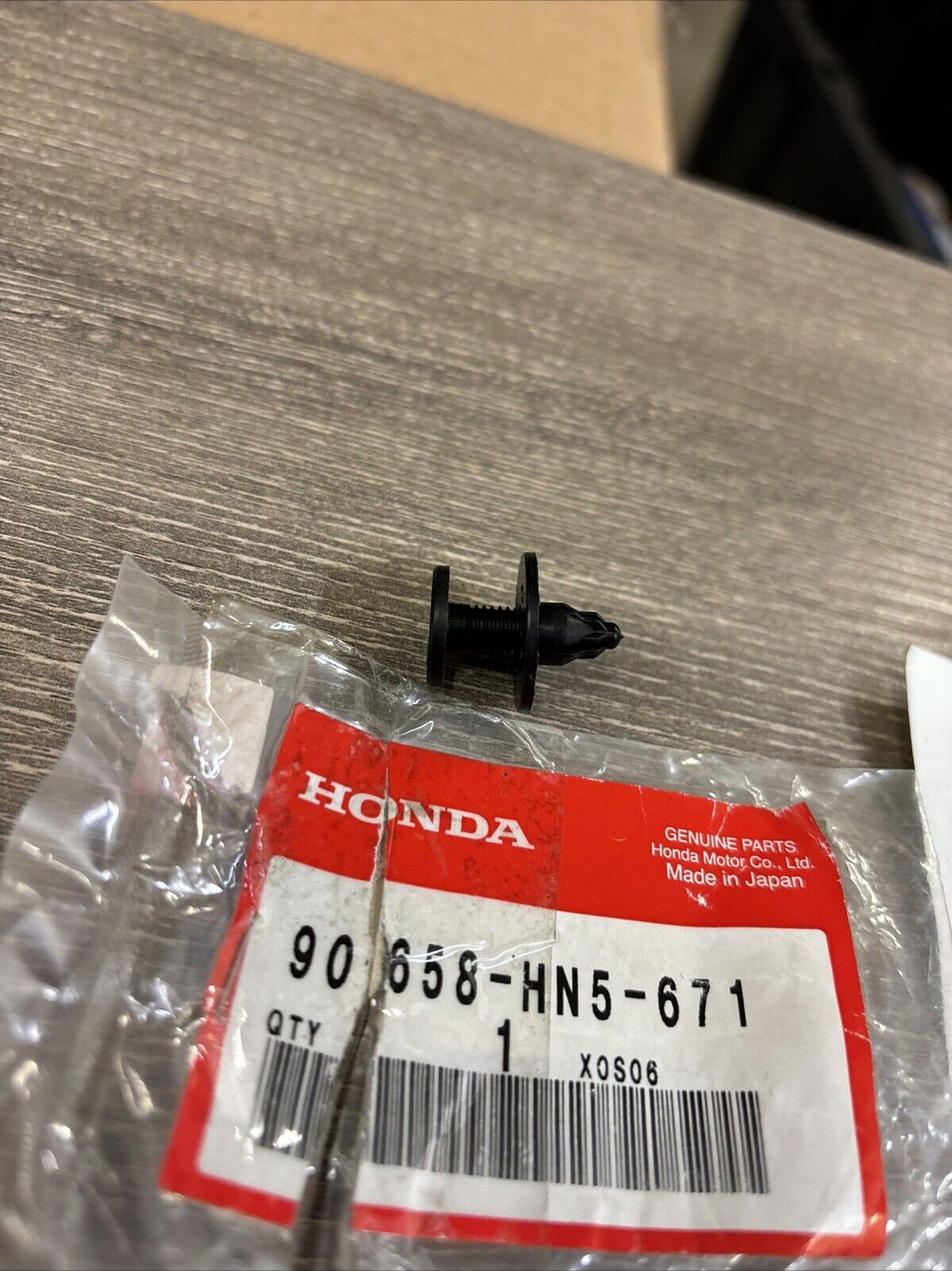 NOS Honda TRX250TE TRX350 FE FM TE TM LID CLIP 90658-HN5-671 H128