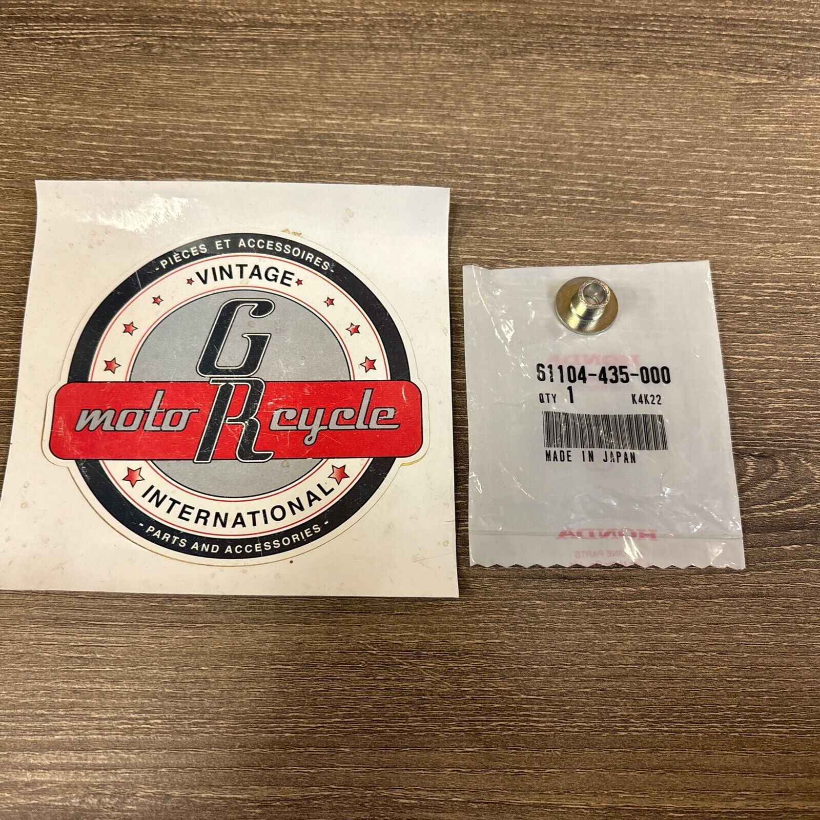 NOS Honda CR125R CR250R NSS250 NX250 ST1300 SIDE COVER COLLAR 61104-435-000 H158