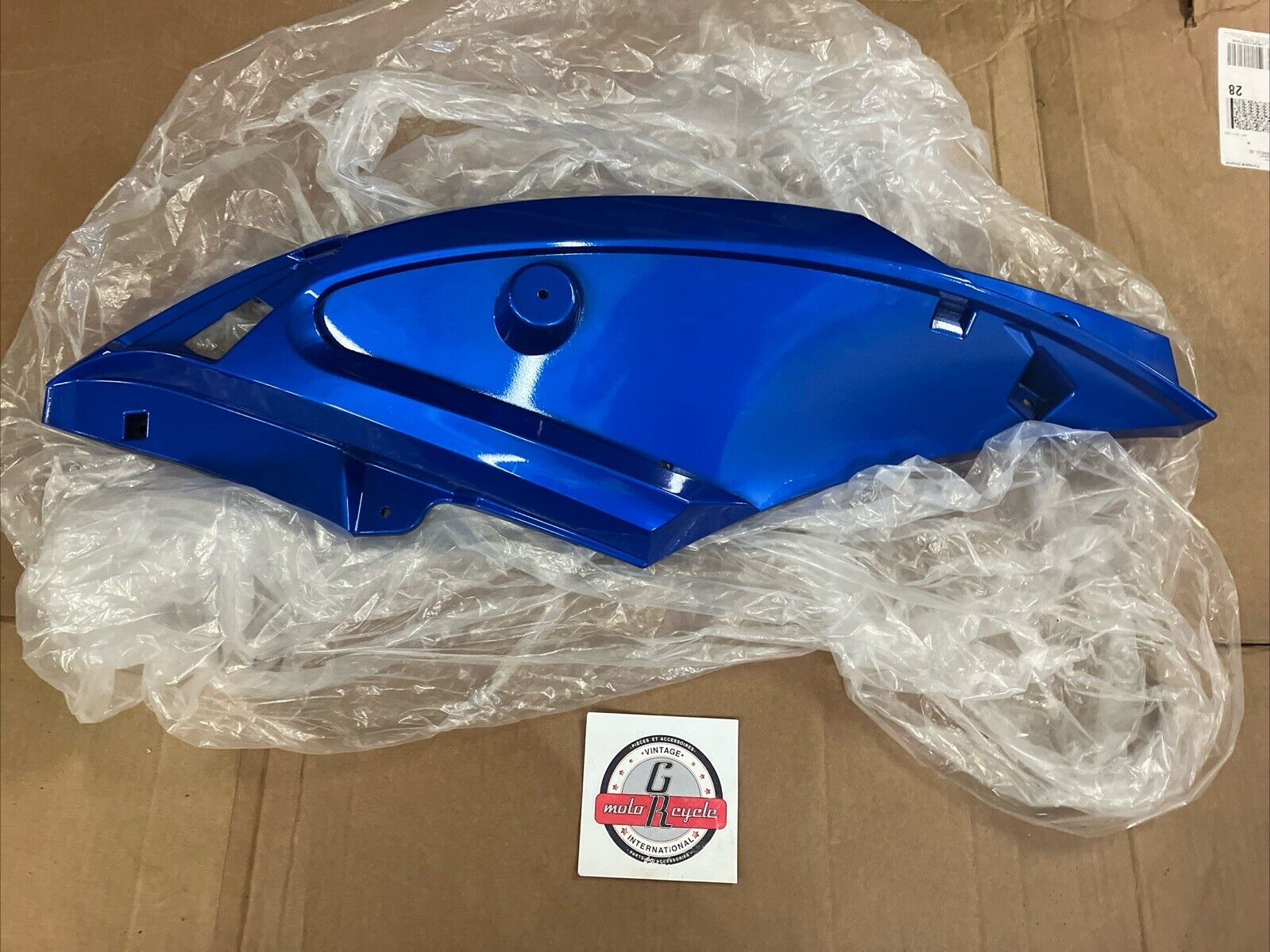 NOS Yamaha Wave Runner GX1800 FZR 2009 FZS 2010 2013 Side cover F2C-U377C-02-P4