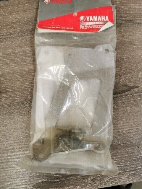 NOS YAMAHA Phazer Snowmobile WINDSCREEN MOUNT SMA-8GC96-WS-MT Y113