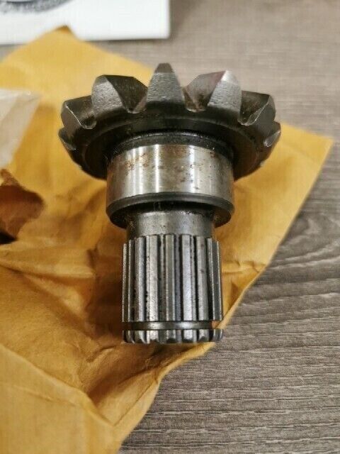 NOS SUZUKI LT4WD QUAD RUNNER 1987 - 1996 GEAR FRONT DIFFERENTIAL 27341-19B10 S45
