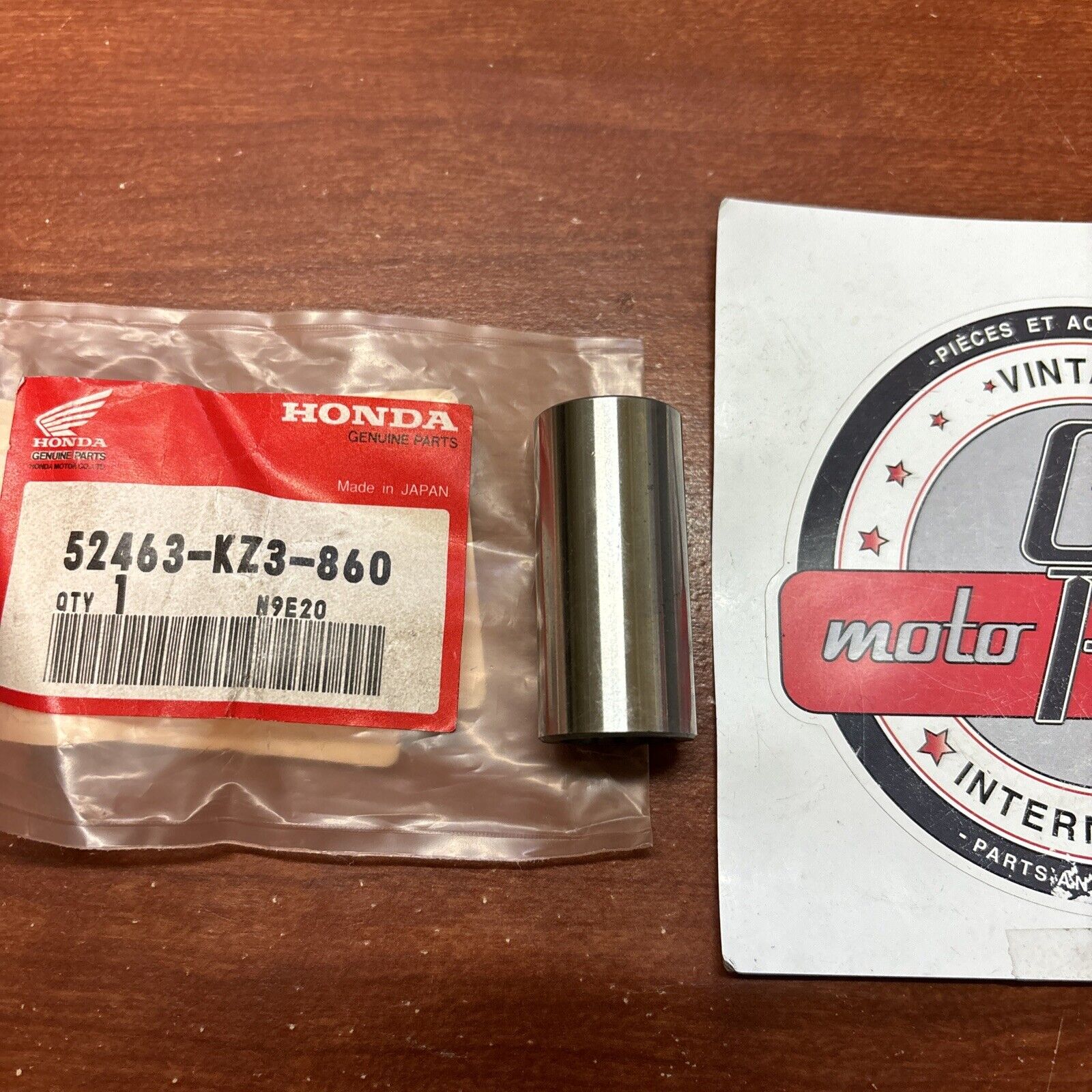 NOS Honda 1993 CR125R 1992 93 CR250R CUSHION ARM PIVOT COLLAR 52463-KZ3-860 H146