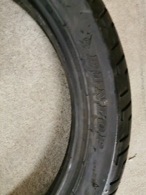 NOS DUNLOP D404F 110/90-18 M/C 61H MOTORCYCLE FRONT TIRE 45605475