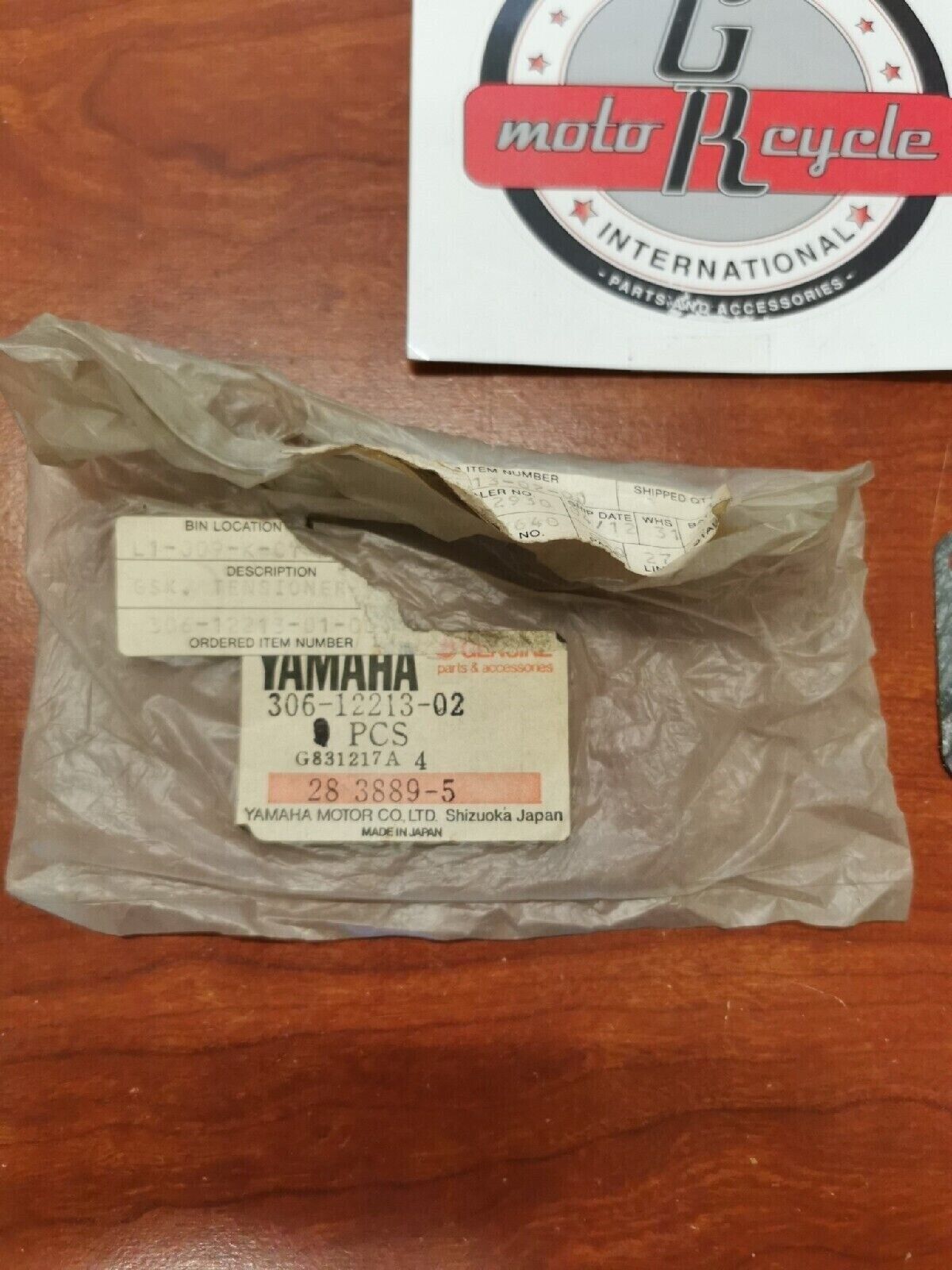 NOS Yamaha XS650 TX650 XS1 XS2 GASKET TENSIONER CASE SUB. 306-12213-12-00 Y75