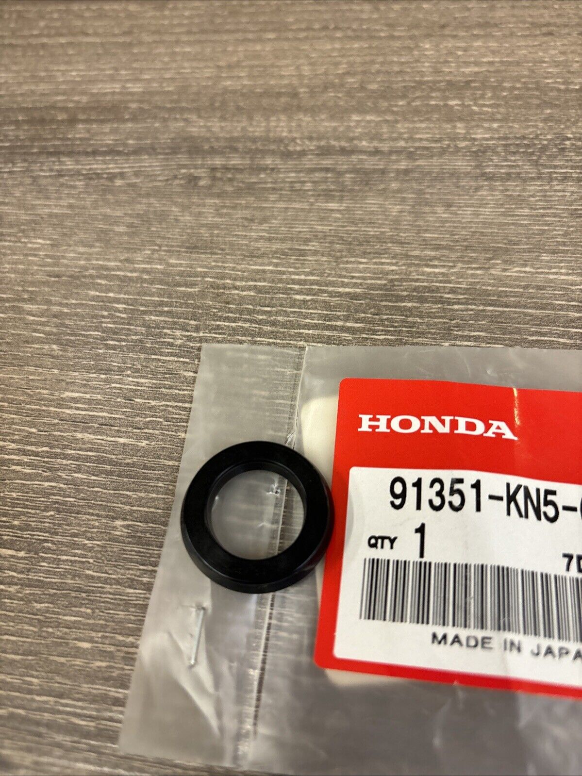 NOS Honda RVF750R XR250 R XR600R DUST SEAL B 91351-KN5-004 H128