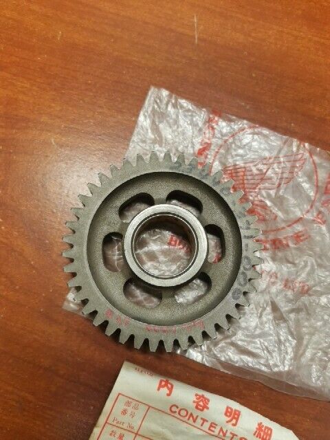 NOS Honda GL1000 K0 K1 K2 LTD COUNTERSHAFT SECOND GEAR 41T 23440-371-000 H84