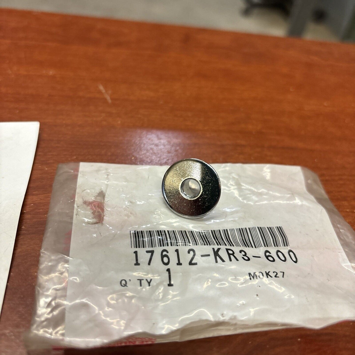 NOS Honda NX500 NX650 VT1100 XL125 XL600 FUEL TANK COLLAR 17612-KR3-600 H166