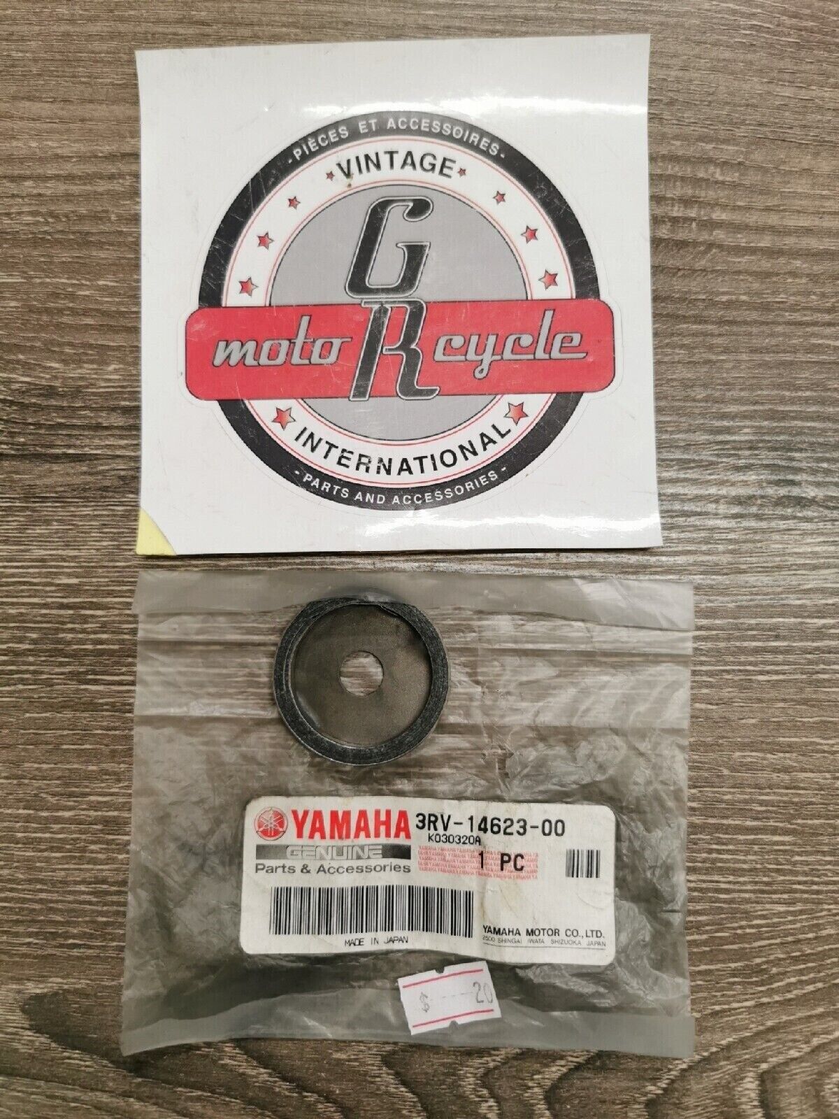 NOS YAMAHA EXHAUST PIPE GASKET 3RV-14623-00-00 Y51