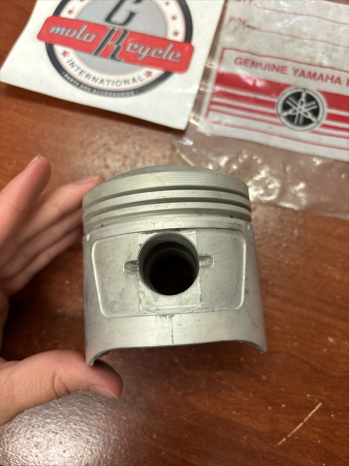 NOS Yamaha TX650 XS1 XS2 PISTON STD 0.96 256-11631-02-96 SUB 256-11631-01-9 Y176