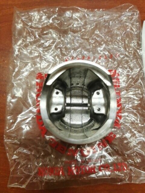 NOS Honda C105 CA105 CD105 PISTON (OS 0.25) 13102-002-000 H4