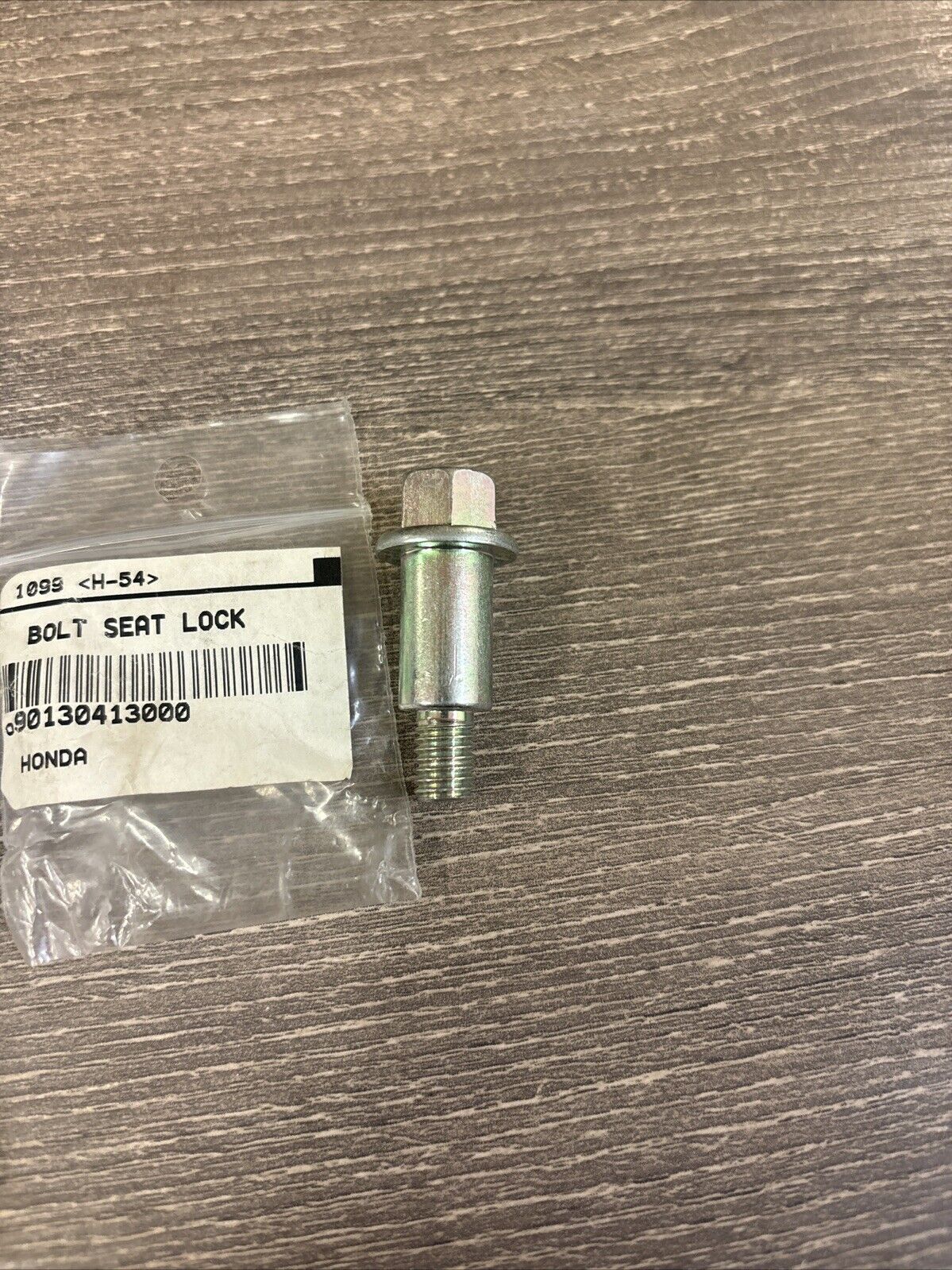 NOS Honda CB250 N TI CB400 N T CM400 CX500 SEAT LOCK BOLT 90130-413-000 H132