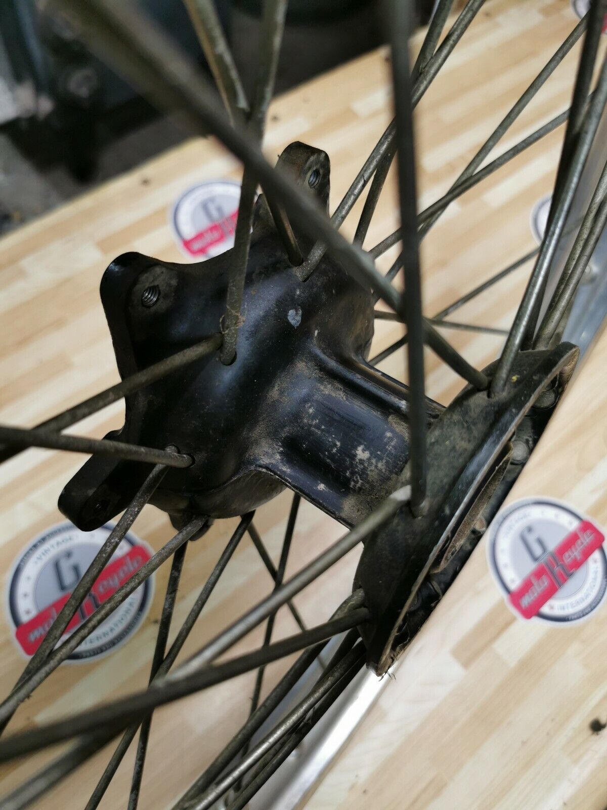 Suzuki RM125 1987 front wheel rim hub 54111-14501 RM250 1985 1986 1988