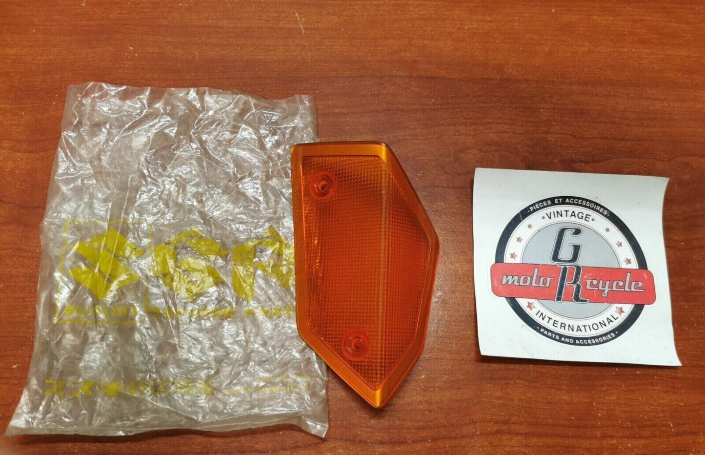 NOS SUZUKI 1986 - 1988 GV1400 LENS RIGHT TURN SIGNAL 35612-24A00 S30