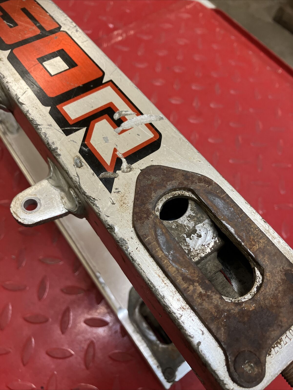 Honda CR250R 1984 swingarm rear swinging arm 2