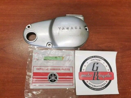 NOS Yamaha 1964 YG1 1964 1965 YJ1 CARBURETOR COVER 122-15413-00-00 Y153
