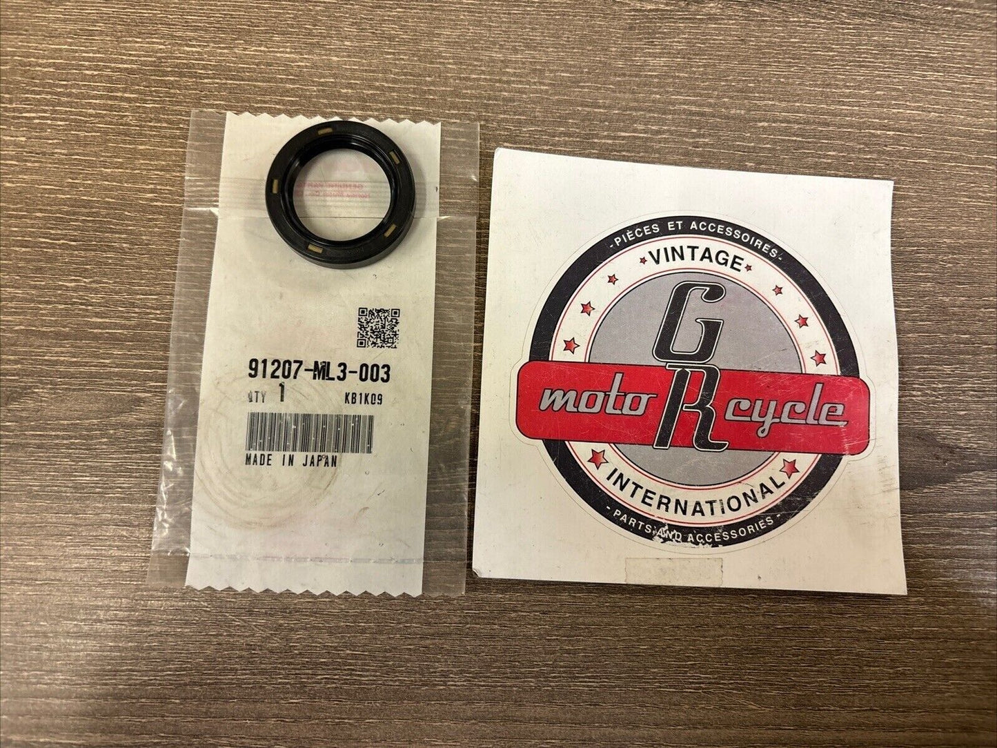 NOS Honda ATC250 R CR250 R TRX250 R OIL SEAL 28X40X8 91207-ML3-003 H128
