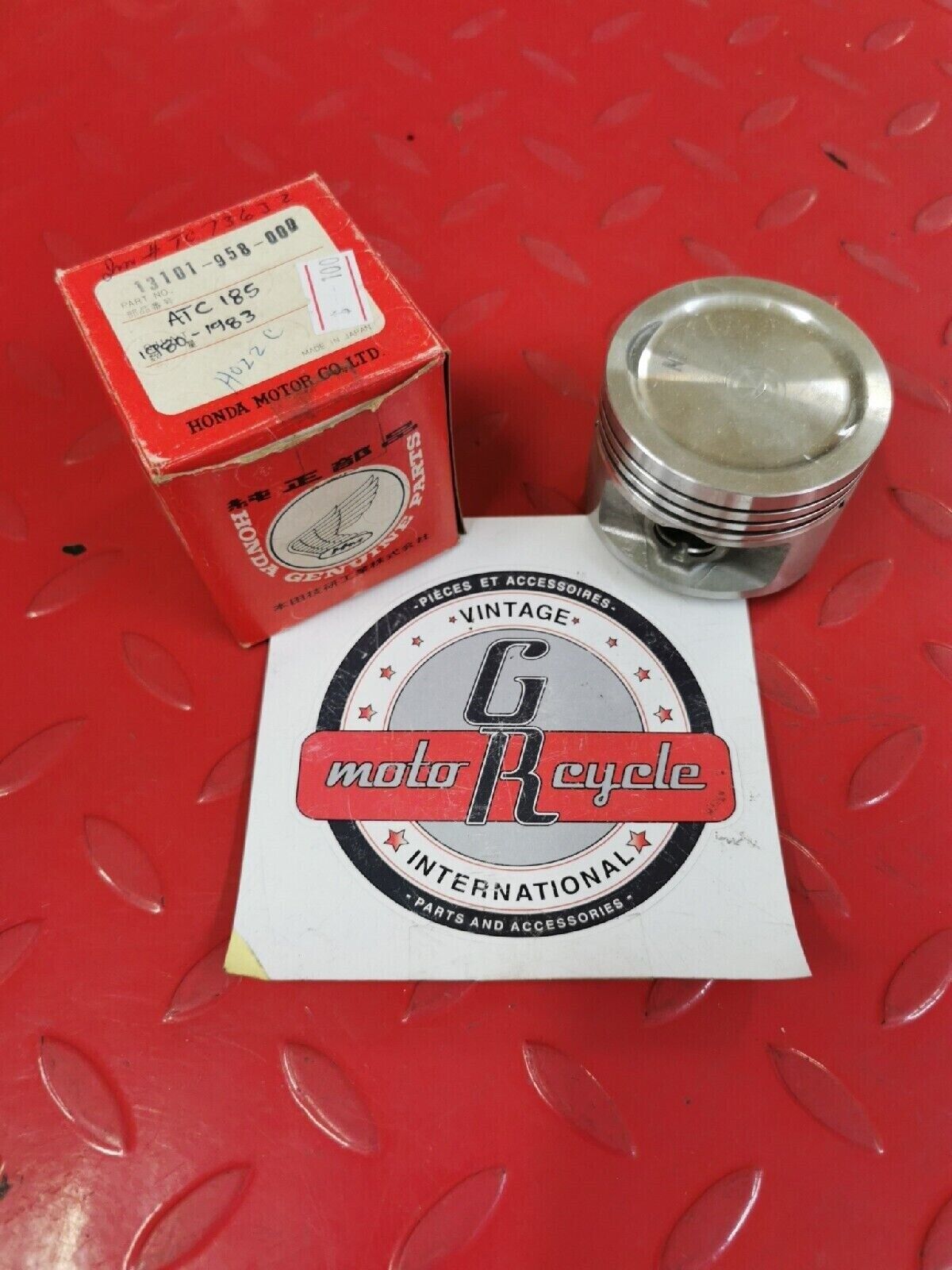 NEW NOS HONDA ATC185 1980 - 1983  PISTON STD 13101-958-000  H38