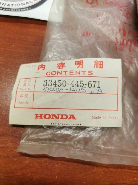 NOS Honda 1979 CB750F LEFT FRONT TURN SIGNAL FLASHER SUB. 33400-445-679 H73
