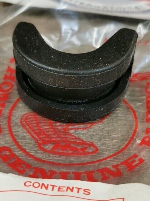 NOS HONDA ATC250R 1981 1982 MOUNT B RR FENDER 50812-961-000 H95