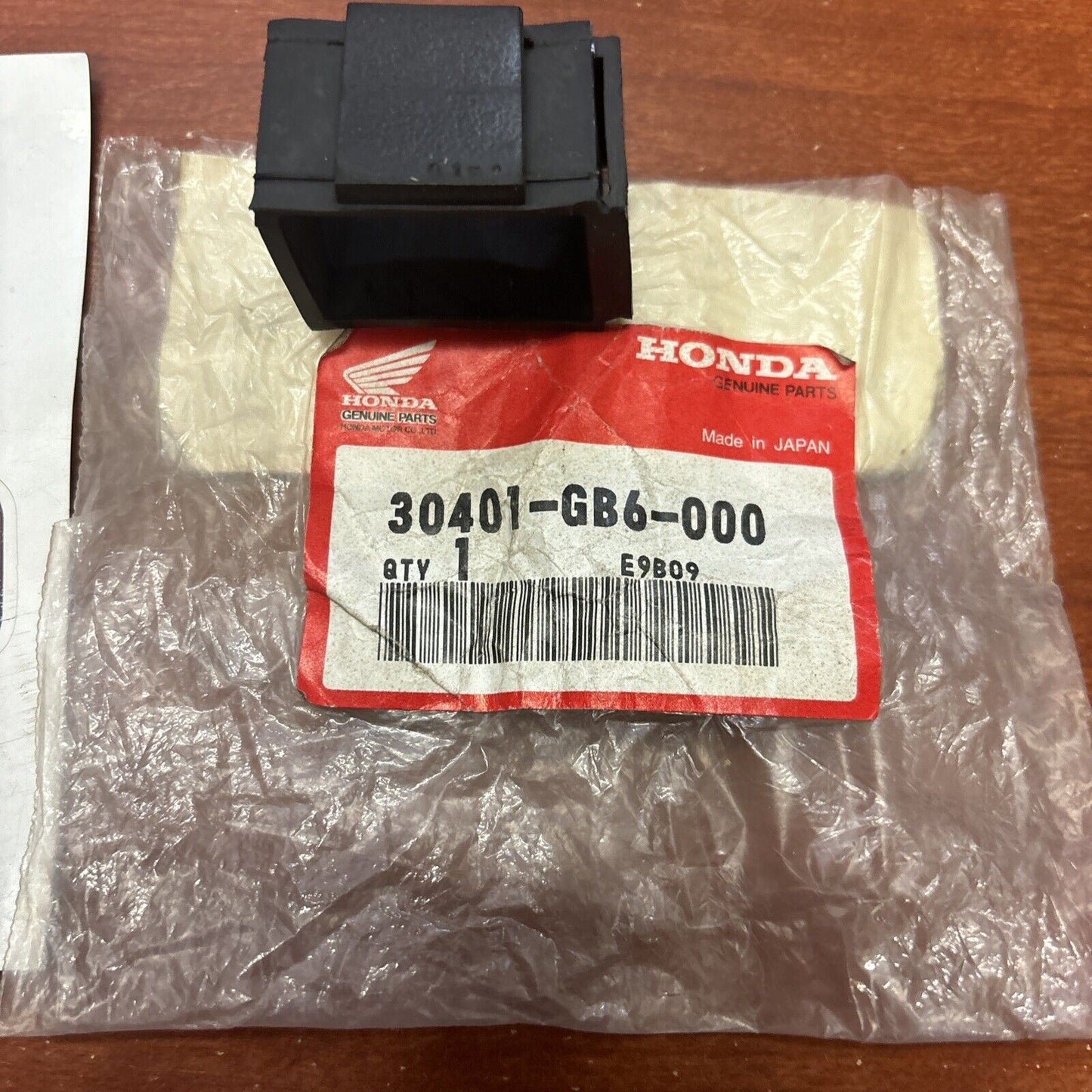 NOS Honda GL1500 TRX300 CH80 CDI CUSHION 30401-GB6-000 H165