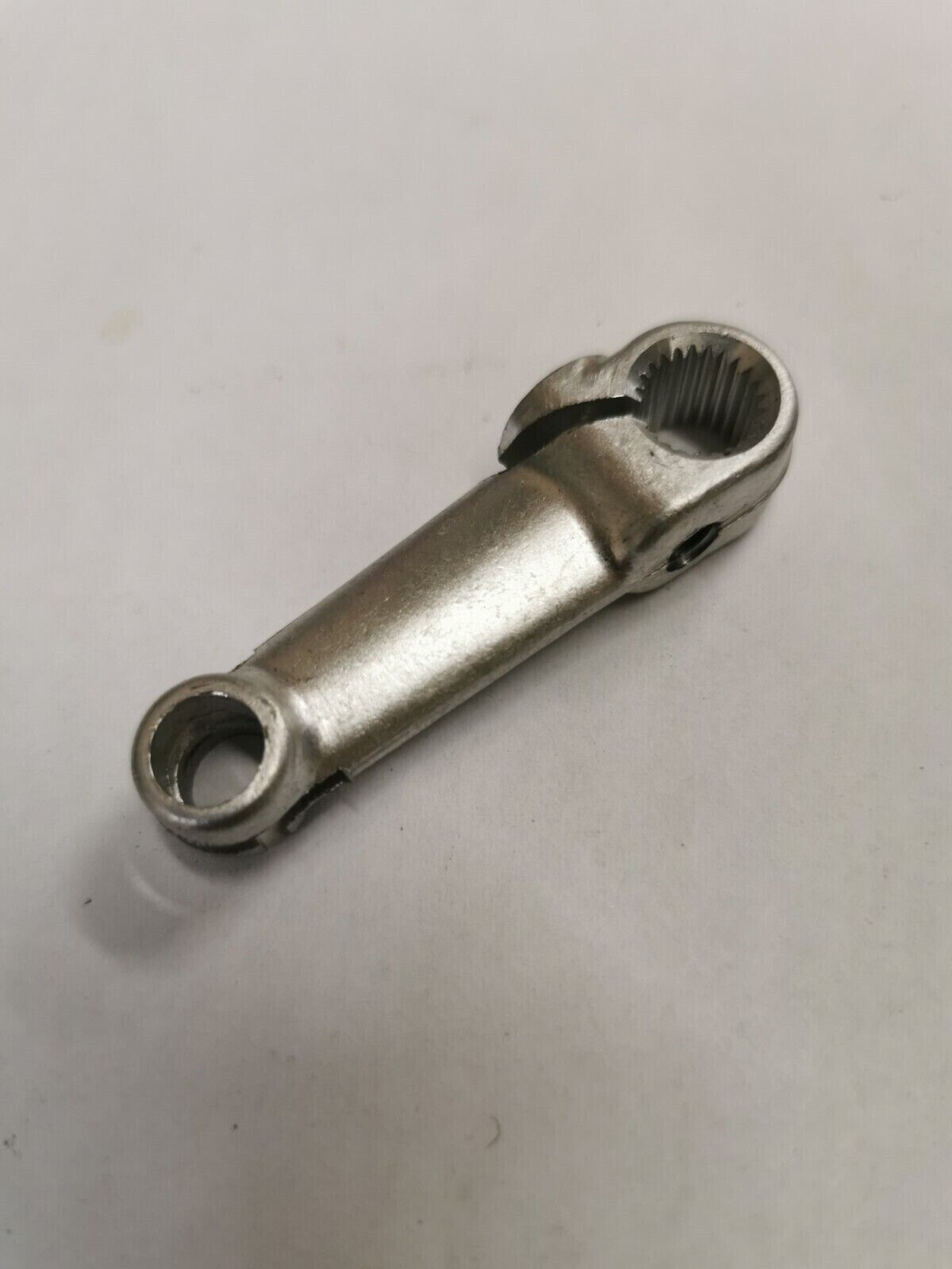 NOS SUZUKI RM125 RM80 ARM CLUTCH 23271-14102 Superseded by 23271-14103  S24