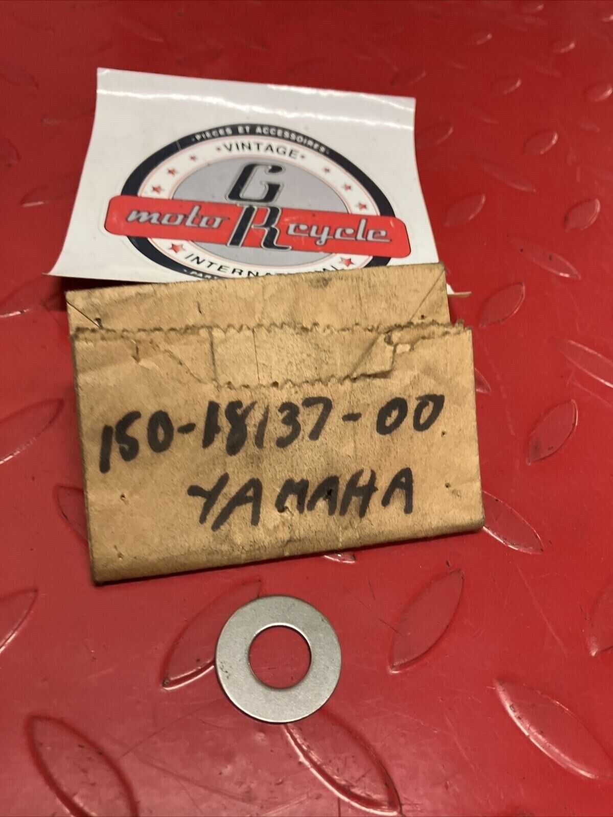 NOS YAMAHA WASHER PLATE 150-18137-00-00 SUB BY 90201-12186-00 Y63