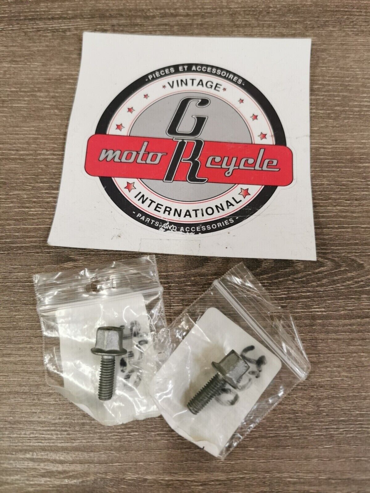 NOS BWS ZUMA EXHAUST BOLT SCREW 6MM QTY2  J32