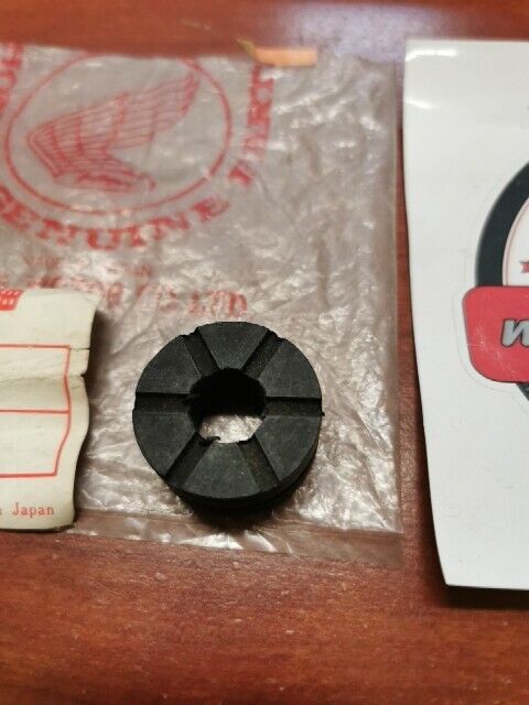 NOS Honda XL175 REAR TANK CUSHION RUBBER 17613-362-000 H97