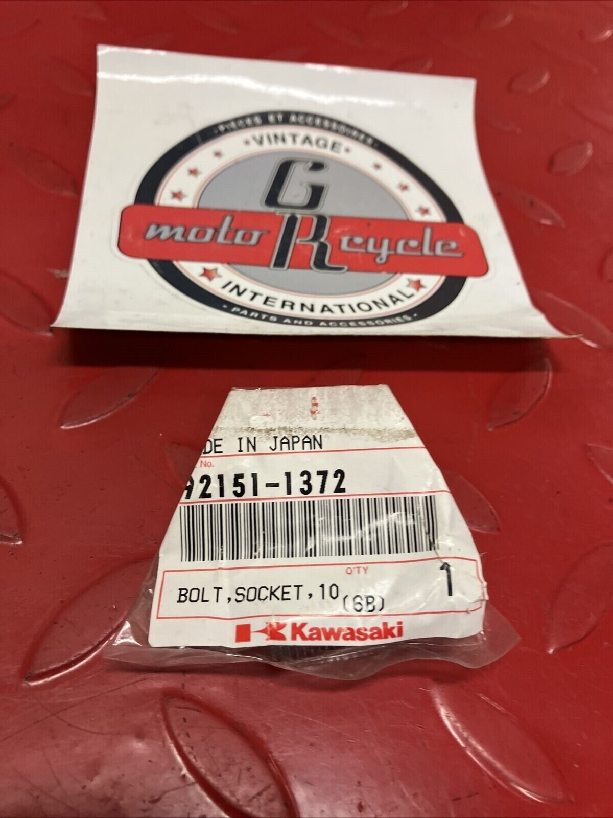 NEW NOS KAWASAKI BOLT SOCKET 10X30 92151-1372 K13