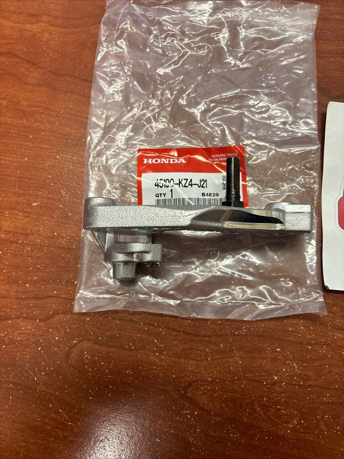 NOS Honda CR125R CR250R CRF230F XR650 LEFT FRONT BRACKET SUB  45190-KZ4-J21 H139