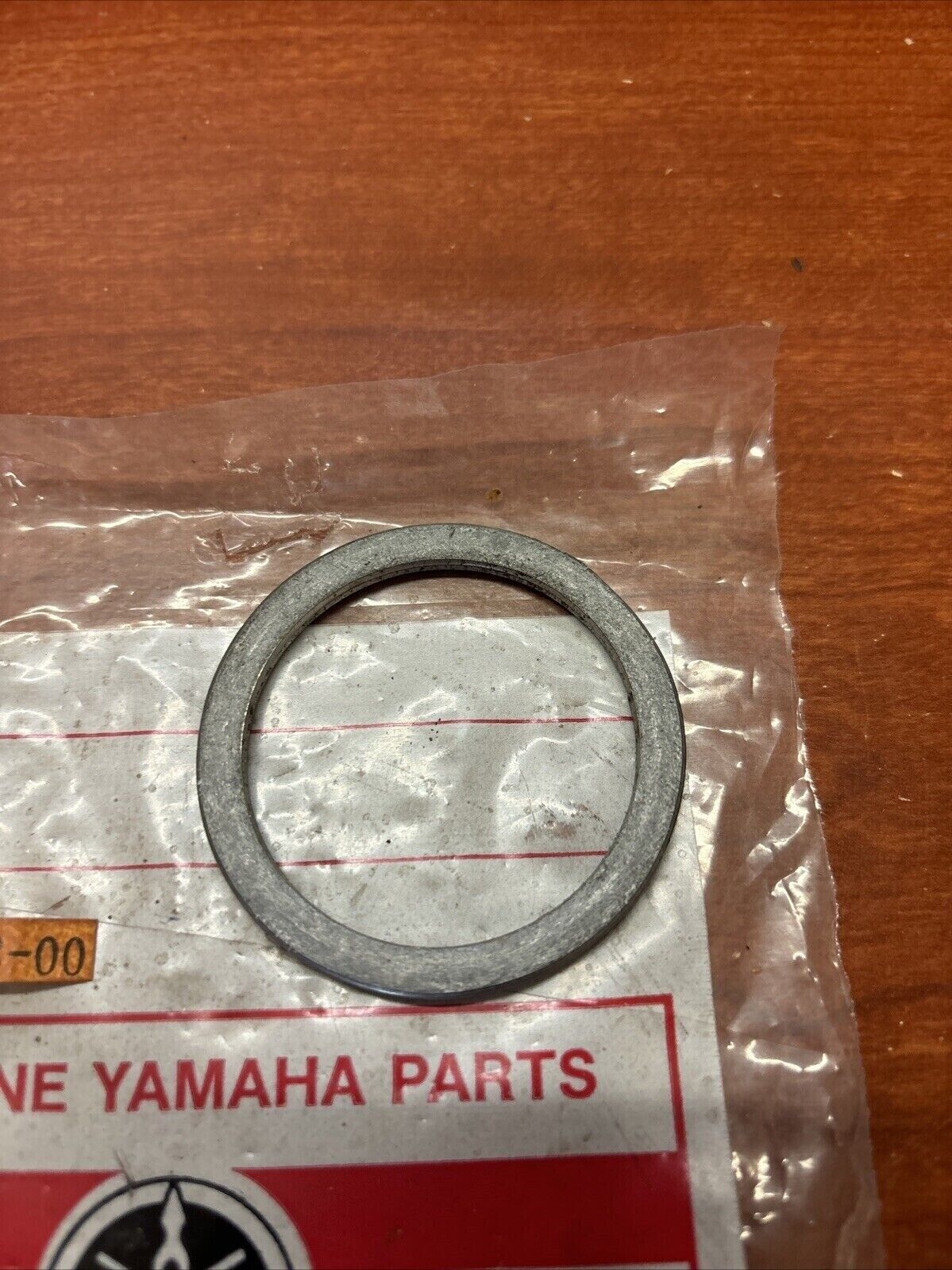 NOS Yamaha EXHAUST GASKET 834-14613-00-00 SUB 834-14613-09-00 Y177