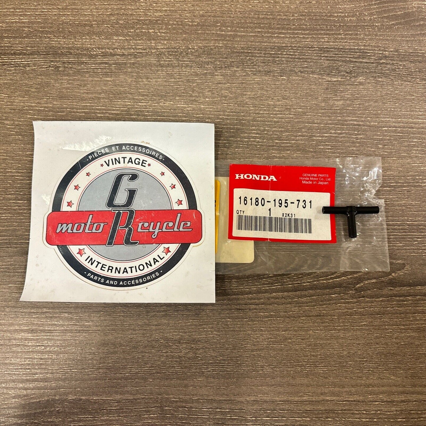 NOS Honda CB1000 CBF500 CBR1000F CBR1100XX T TYPE JOINT 16180-195-731 H158