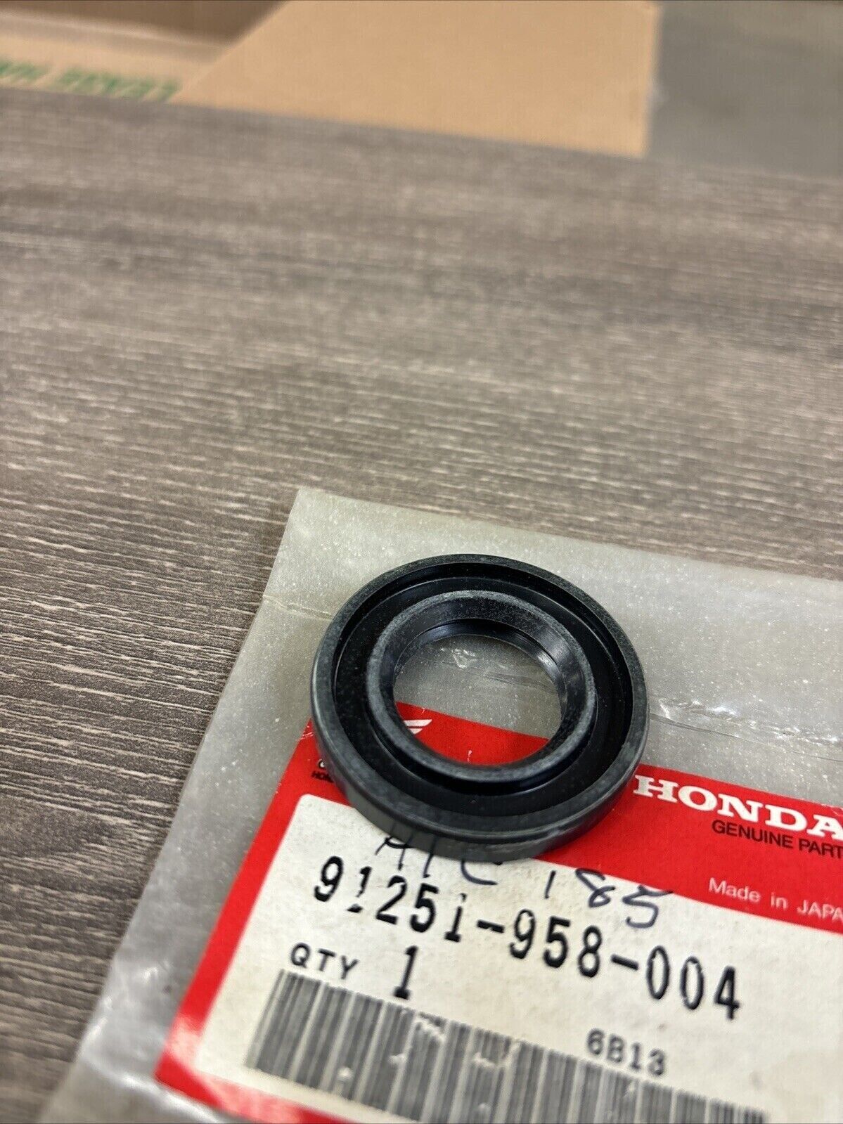 NOS Honda ATC110 ATC125M ATC200 ATC250 DUST SEAL 23X42X7 91251-958-004 H124