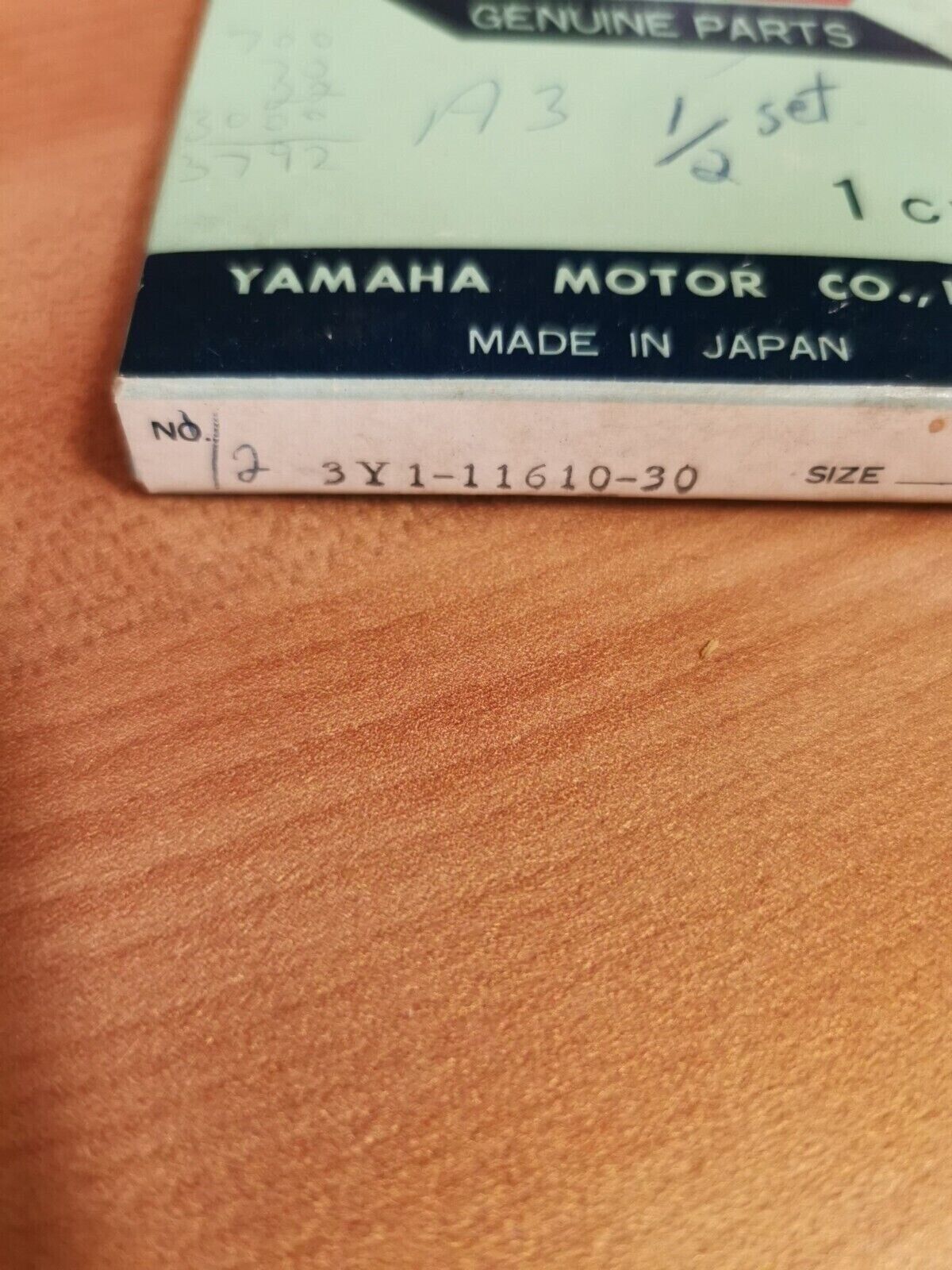 NOS YAMAHA  XT250 1980   PISTON RING SET  .75    3Y1-11610-30  Y48 INCOMPLETE