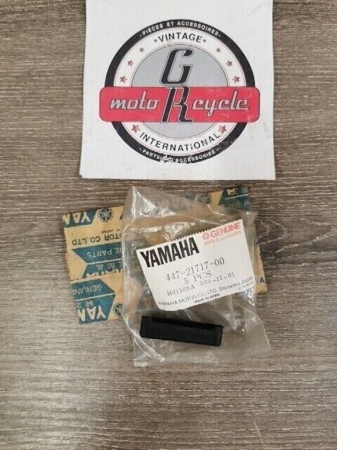 NOS YAMAHA TX650 1974 - 1976 XS650 DAMPER SIDE COVER 447-21717-00-00 Y155