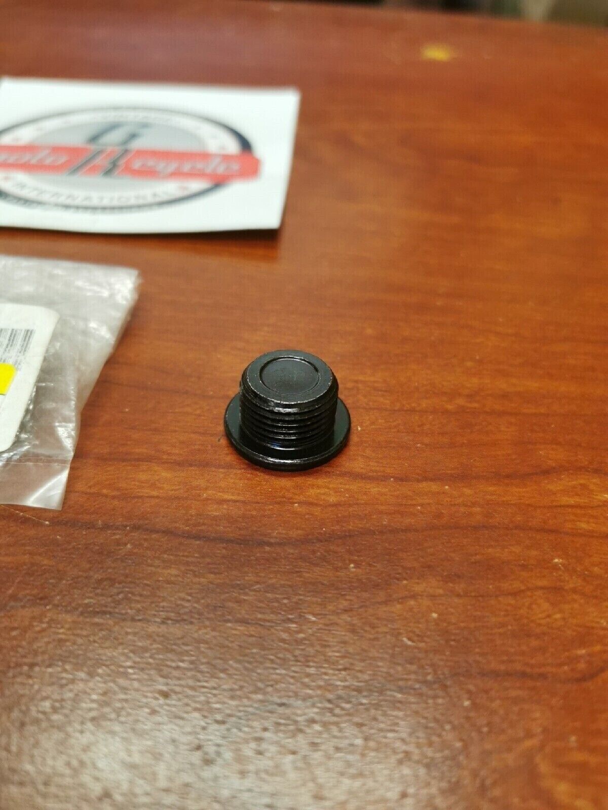 NOS Yamaha STRAIGHT SCREW PLUG 90340-18101-00 Y70