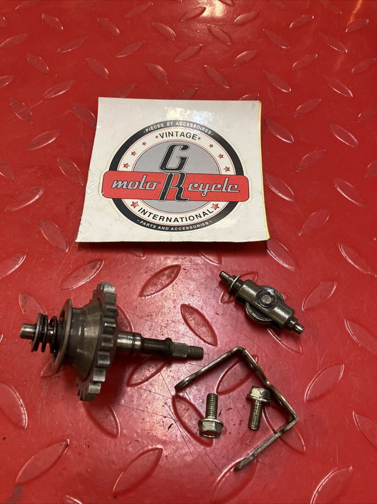 Honda CR250R 1984 waterpump water pump shaft gear 2