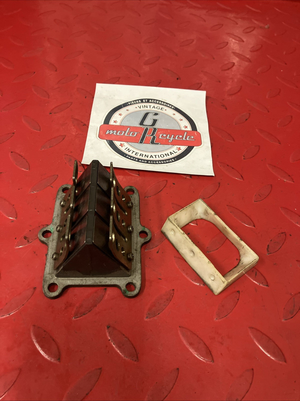 Honda CR250R 1984 Reed valve block cage 1985 2