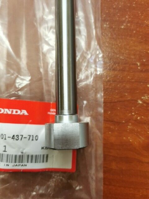 NEW NOS HONDA  XL125S  XL185S 1981 - 1984  Rear Wheel Axle 42301-437-710  H29