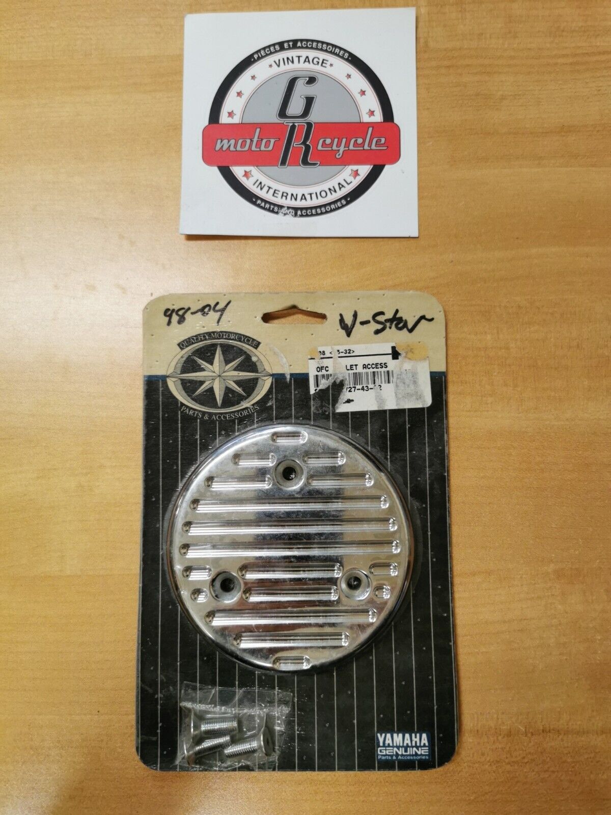 NOS YAMAHA V STAR 650 1998 - 2004  RIGHT SIDE ENGINE  COVER STR-4YV27-43-02  Y43