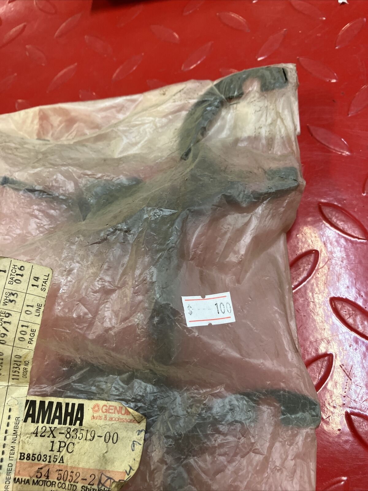 NOS Yamaha XV1100 XV1000 XV700 VIRAGO BRACKET METER 42X-83519-00-00 Y16