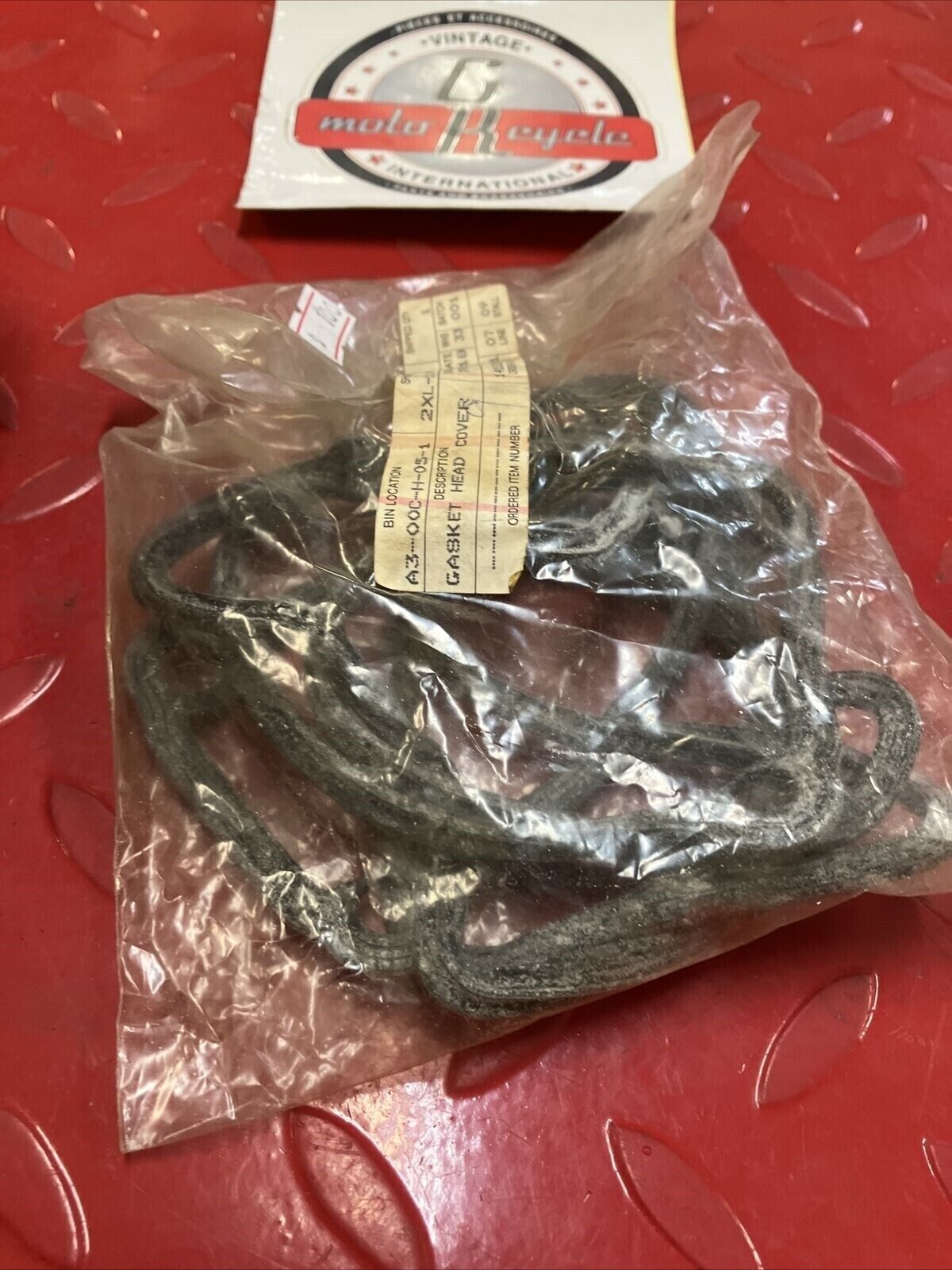 NOS Yamaha GASKET HEAD COVER 1 2XL-11193-00-00 Superseded by 3KM-11193-00-00 Y35