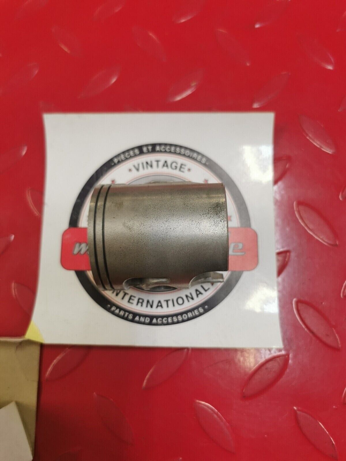 NOS YAMAHA YZ80 1983 PISTON STD 22W-11631-01-94 Y27