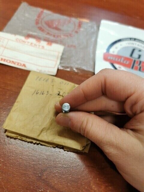 NOS Honda CB100K CB92 CL100 S S50 S65 THROTTLE STOP SCREW 16163-011-004 H75
