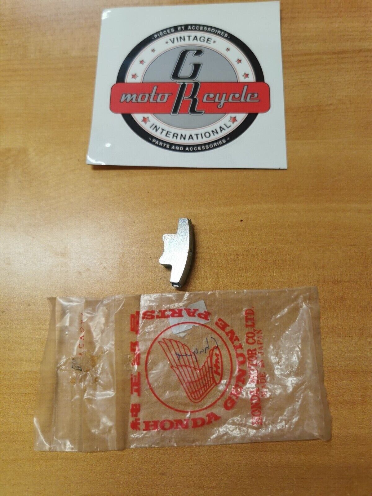 NOS HONDA CB350 CB360 CB400  STOPPER  CHAIN ADJUSTER  52136-333-000 H17